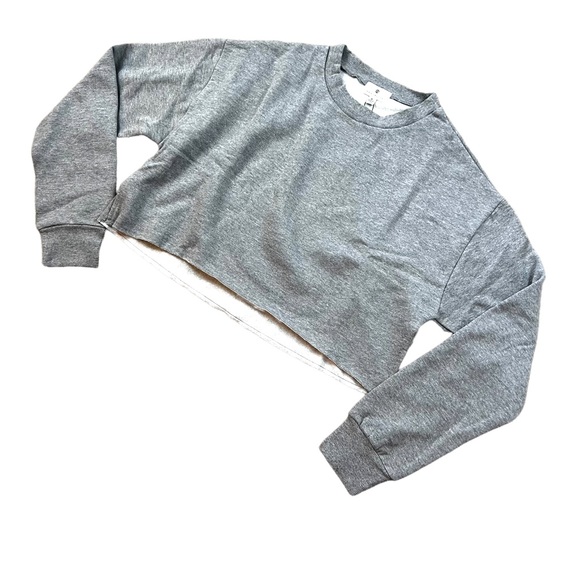 Socialite NWT Medium Gray Crop Crew Neck Sweatshirt - Picture 3 of 8